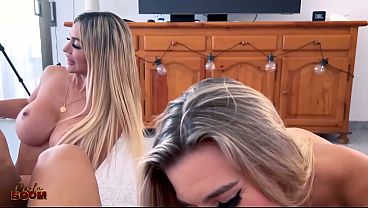Swinger couple have a foursome at a sex party after the beach – Carla Boom, Sergio, Kayden & Paul